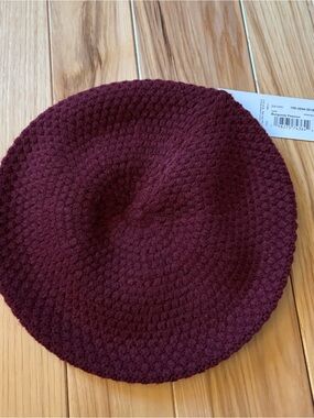 NEW Liz Claiborne Burgundy Beret Style Hat